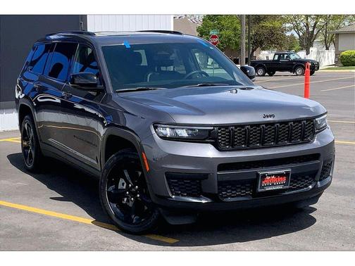 Baltic Gray Metallic Clearcoat 2024 Jeep Grand Cherokee L Altitude