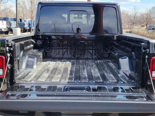 2025 Jeep Gladiator Nighthawk