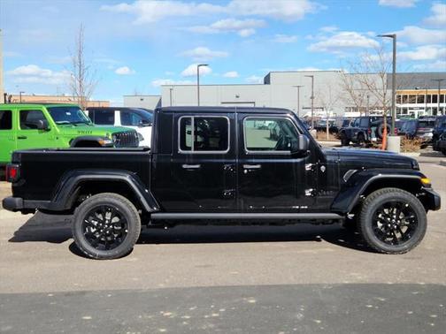 2025 Jeep Gladiator Nighthawk
