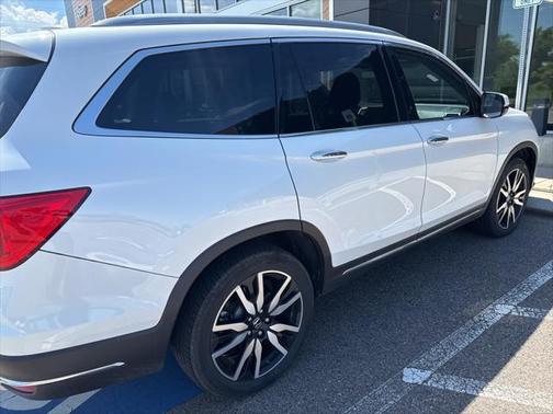 2021 Honda Pilot Touring 8-Passenger