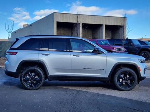 2025 Jeep Grand Cherokee Altitude