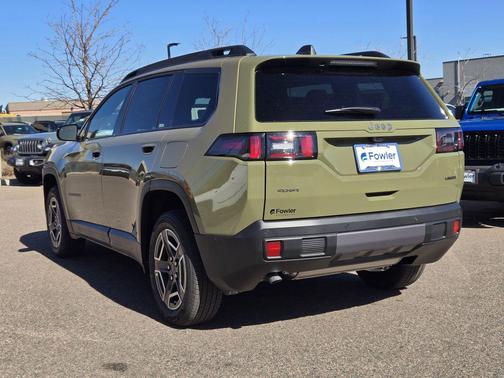 2026 Jeep Cherokee Laredo 4x4