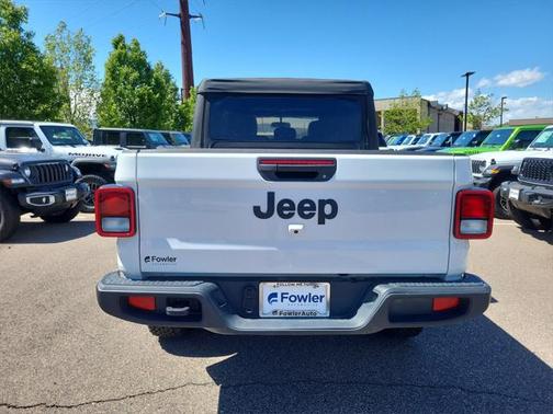 2022 Jeep Gladiator Sport S