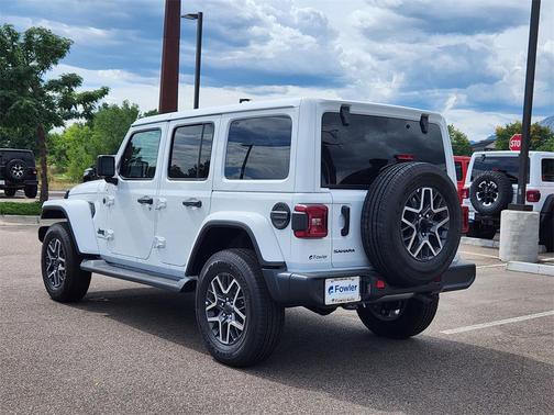 2025 Jeep Wrangler 4-Door Sahara 4x4