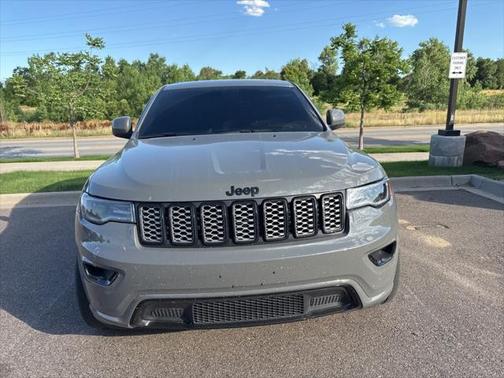 2022 Jeep Grand Cherokee Laredo