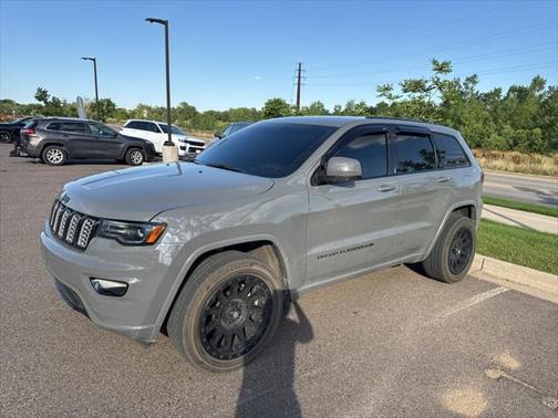 2022 Jeep Grand Cherokee Laredo