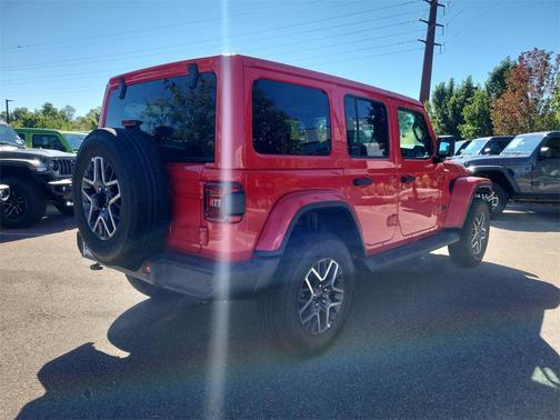 2025 Jeep Wrangler 4-Door Sahara 4x4
