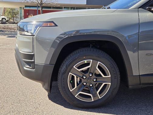 2026 Jeep Cherokee Laredo 4x4