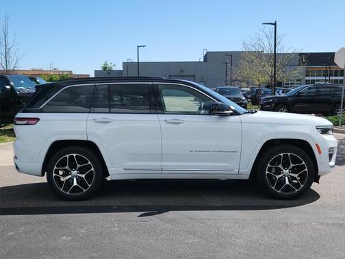 2025 Jeep Grand Cherokee Summit
