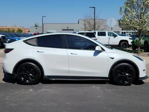 2022 Tesla Model Y Long Range Dual Motor All-Wheel Drive