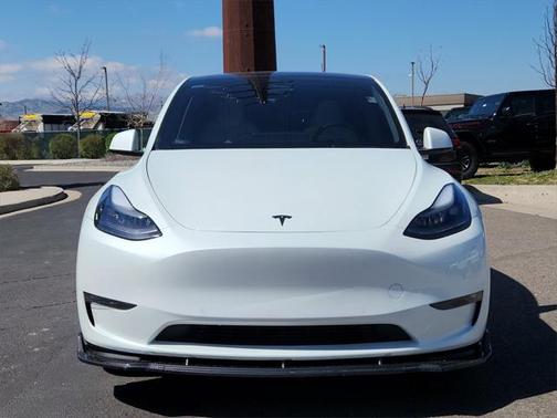 2022 Tesla Model Y Long Range Dual Motor All-Wheel Drive