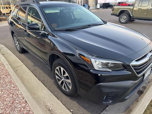 2022 Subaru Outback Premium