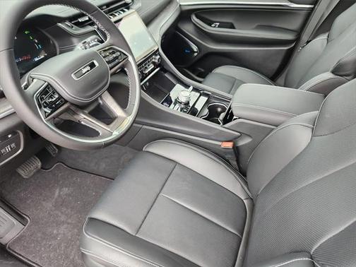 2025 Jeep Grand Cherokee 4xe Overland