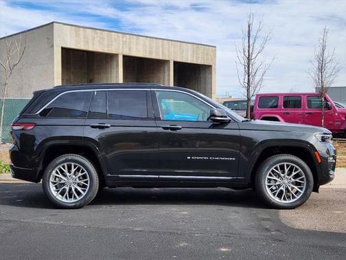 2025 Jeep Grand Cherokee Summit