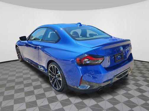 2022 BMW 230 i