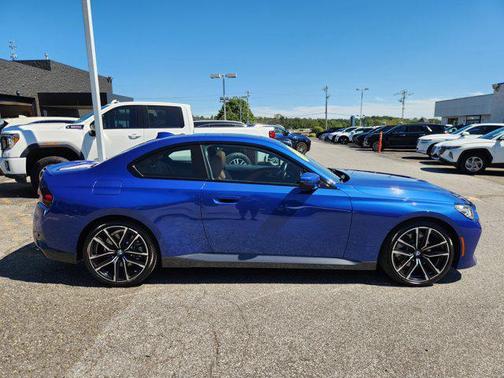 2022 BMW 230 i