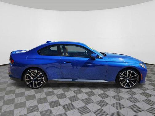 2022 BMW 230 i
