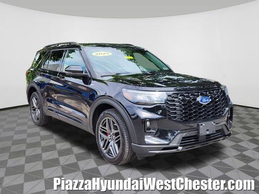 Agate Black Metallic 2025 Ford Explorer ST-Line