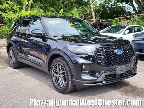 Agate Black Metallic 2025 Ford Explorer ST-Line