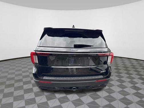 Agate Black Metallic 2025 Ford Explorer ST-Line