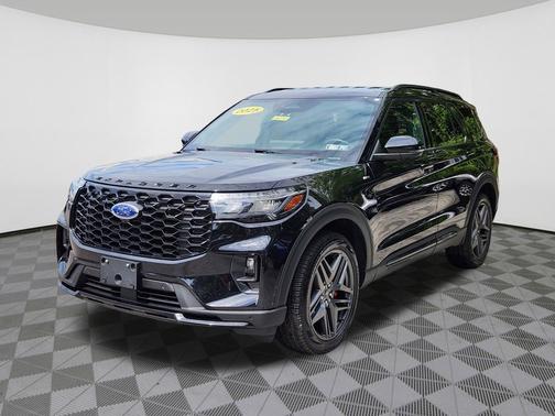 Agate Black Metallic 2025 Ford Explorer ST-Line