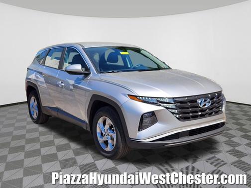 Shimmering Silver 2024 Hyundai TUCSON SE