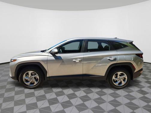Shimmering Silver 2024 Hyundai TUCSON SE