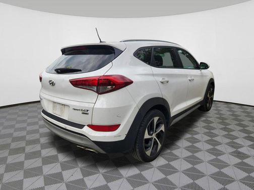 Winter White 2017 Hyundai TUCSON Sport