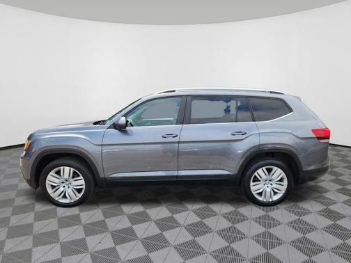 Platinum Gray Metallic 2019 Volkswagen Atlas 3.6L SE w/Technology