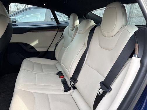 2022 Tesla Model S Dual Motor All-Wheel Drive