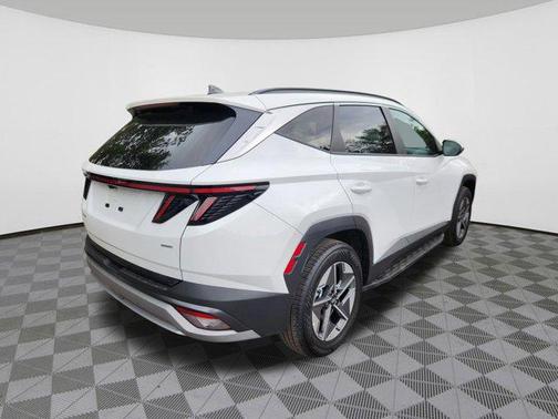 Serenity White Pearl 2025 Hyundai TUCSON SEL Convenience