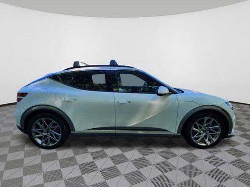 2024 Genesis GV60 Advanced AWD