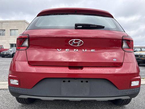 2022 Hyundai VENUE SEL