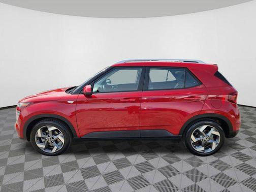 2022 Hyundai VENUE SEL