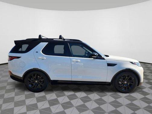 Fuji White 2020 Land Rover Discovery Landmark Edition
