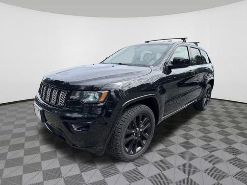 Diamond Black Crystal Pearlcoat 2018 Jeep Grand Cherokee Altitude