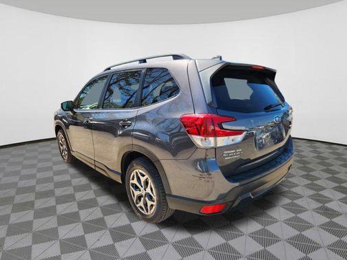 Magnetite Gray Metallic 2020 Subaru Forester Premium