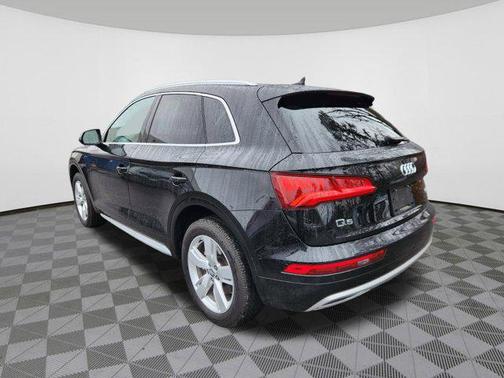 Black Metallic 2018 Audi Q5 2.0T Tech Premium