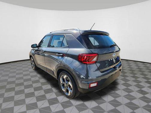 2023 Hyundai VENUE SEL