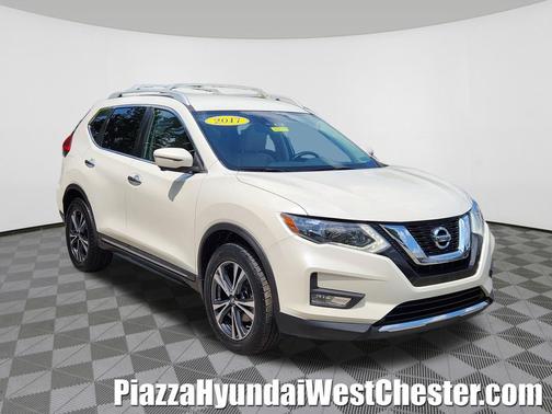 Pearl White 2017 Nissan Rogue SL