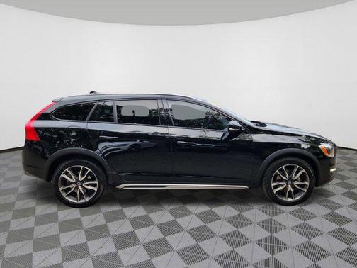 2015 Volvo V60 Cross Country T5 Platinum