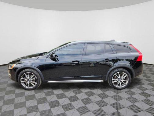 2015 Volvo V60 Cross Country T5 Platinum