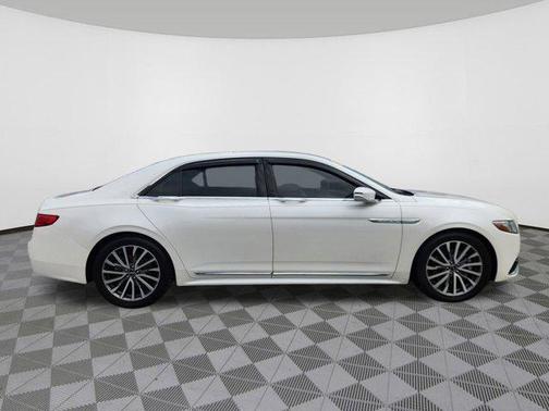 2017 Lincoln Continental Select