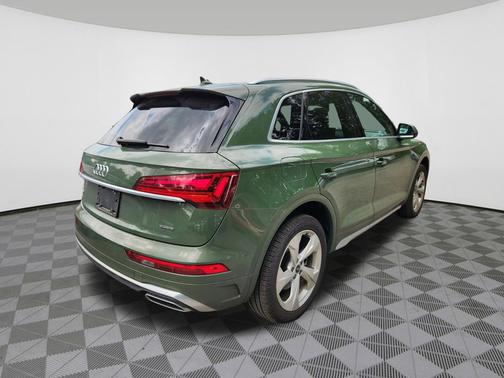 District Green Metallic 2022 Audi Q5 45 S line Premium Plus