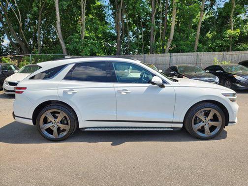 Alta White 2025 Genesis GV70 3.5T AWD Sport