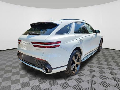 Alta White 2025 Genesis GV70 3.5T AWD Sport
