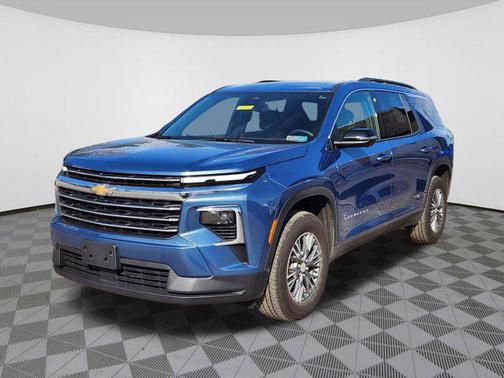 Lakeshore Blue Metallic 2025 Chevrolet Traverse LT