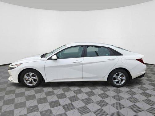 2023 Hyundai ELANTRA SE