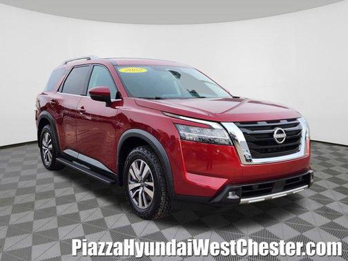 2022 Nissan Pathfinder SL 4WD