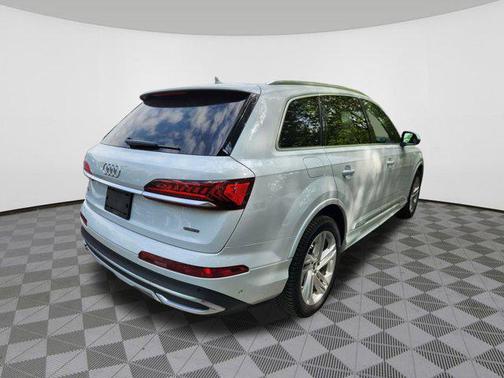 2021 Audi Q7 55 Premium Plus